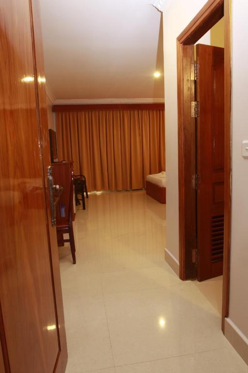 White Beach Hotel Сиануквиль Экстерьер фото