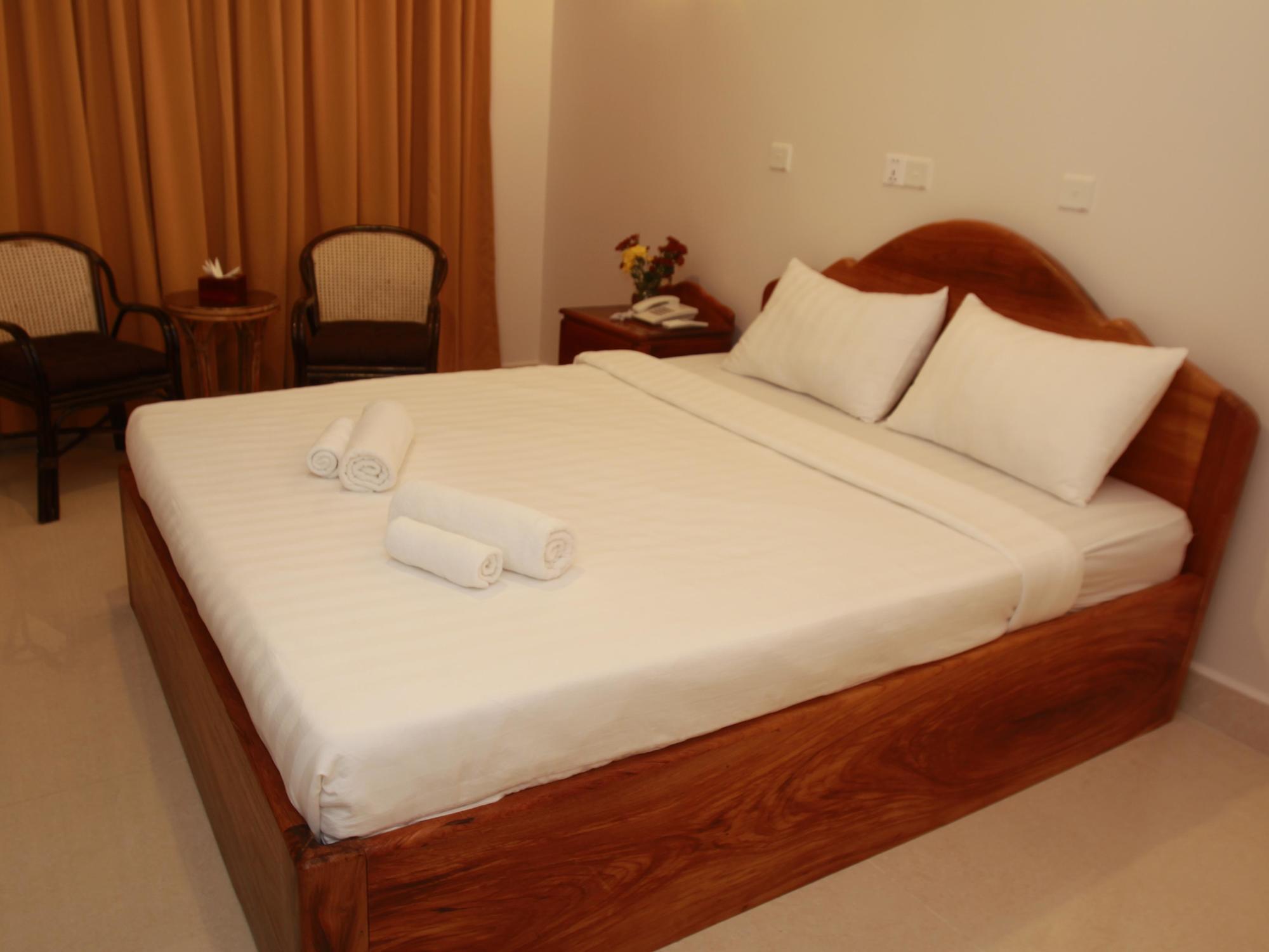White Beach Hotel Сиануквиль Экстерьер фото