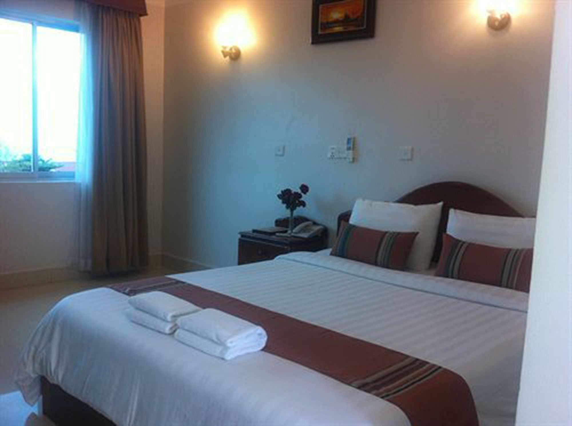 White Beach Hotel Сиануквиль Экстерьер фото
