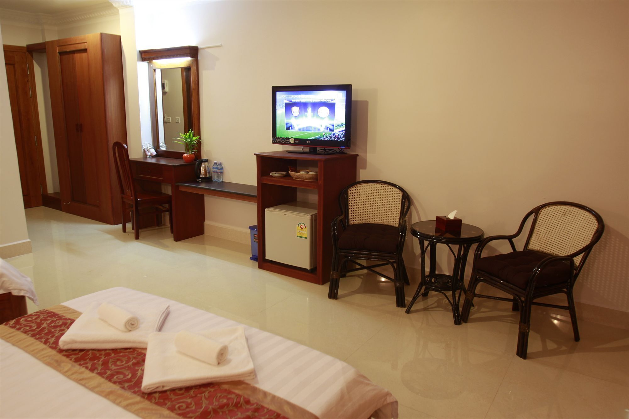 White Beach Hotel Сиануквиль Экстерьер фото
